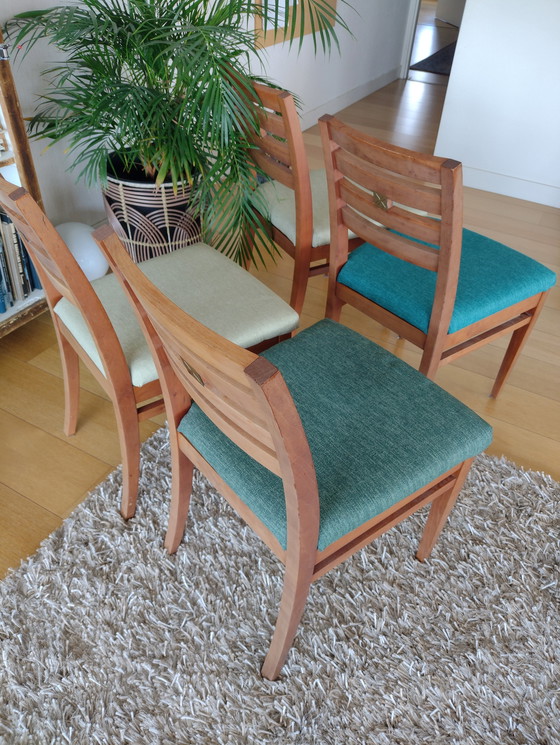 Image 1 of Vintage houten eettafel en 4 bijpassende stoelen