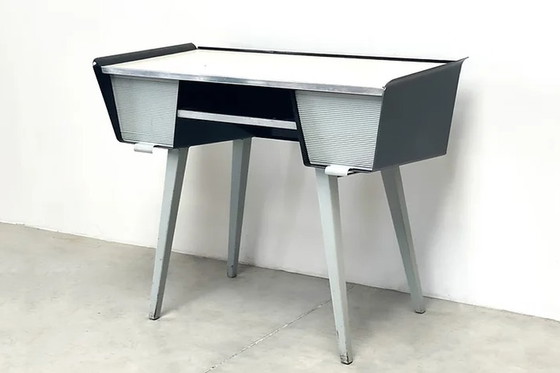 Image 1 of Vintage industrieel bureau