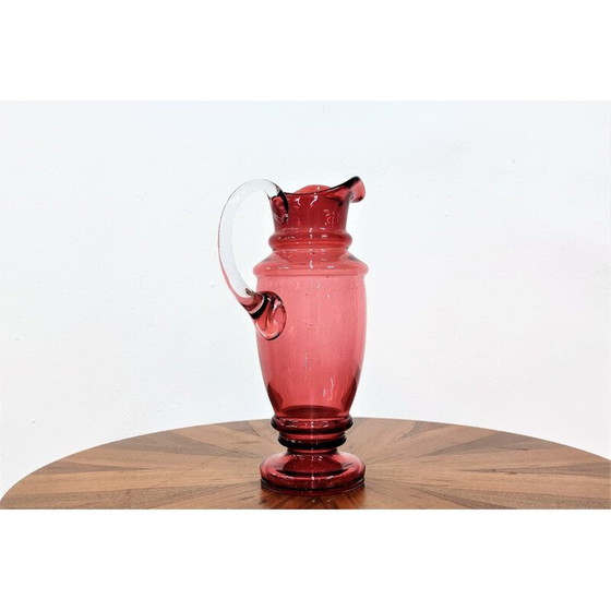 Image 1 of Vintage roze glazen kan met wit oor, Tsjecho-Slowakije 1950