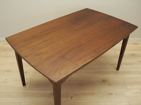 Image 1 of Notenhouten tafel, Deens ontwerp, 1970S, Productie: Denemarken