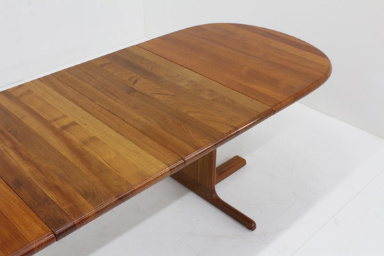 Image 1 of Vintage deense ovalen uitschuifbare eettafel tafel massief teak hout 
