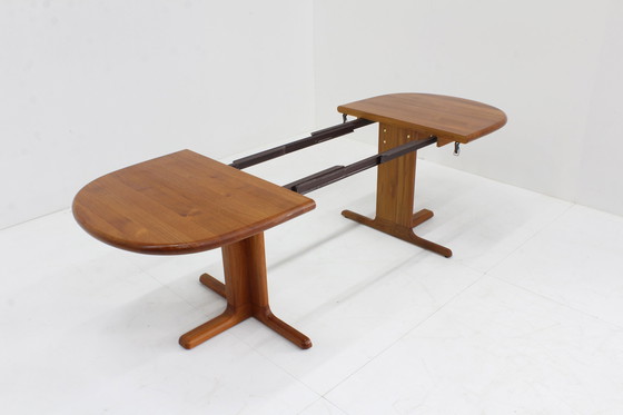 Image 1 of Vintage deense ovalen uitschuifbare eettafel tafel massief teak hout 