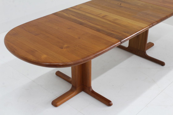 Image 1 of Vintage deense ovalen uitschuifbare eettafel tafel massief teak hout 