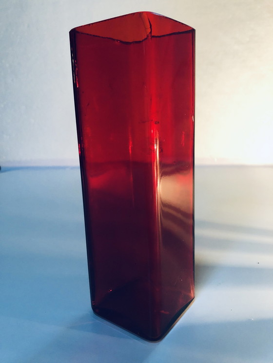 Image 1 of Vintage vaas - Rood glas - 1970