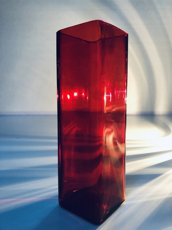 Image 1 of Vintage vaas - Rood glas - 1970