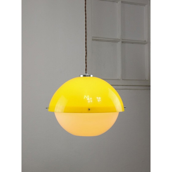 Image 1 of Vintage Space Age hanglamp van geel plexiglas, Italië 1970