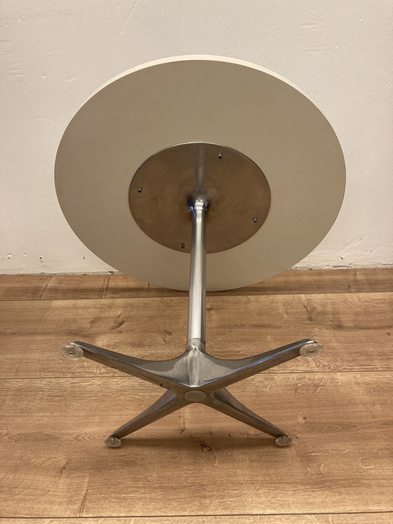 Image 1 of Salontafel Van Horst Bruning Voor Cor. Formica Blad En Gepolijst Aluminium Voet.