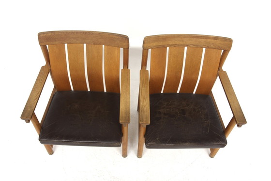 Image 1 of  Set van 2 leren en eiken fauteuiltafels, Ferdinand Lundqvist, Zweden, 1960