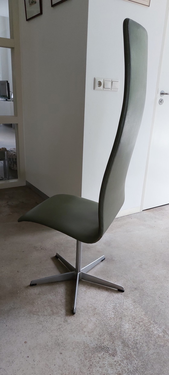 Image 1 of Fritz Hansen Oxford lounge chair by Arne Jacobsen