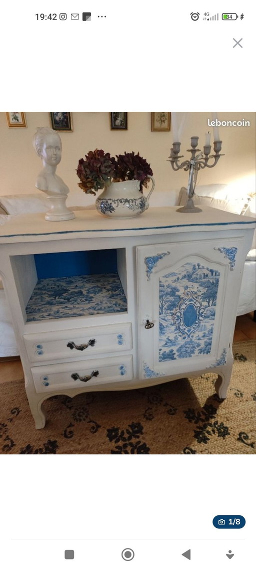 Klein buffet in shabby stijl