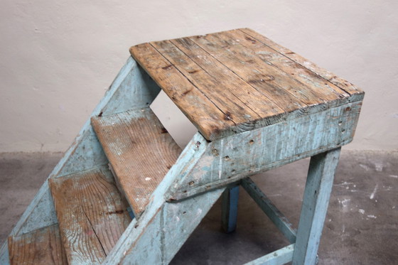 Image 1 of Vintage lariks trapladder Frankrijk 1950S