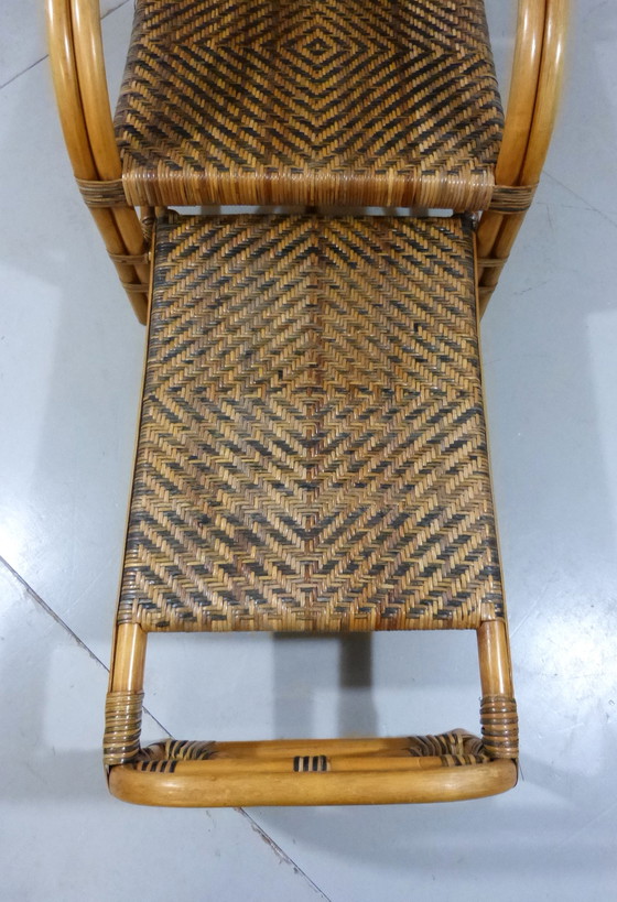 Image 1 of Tweekleurige vintage rotan ligstoel 1950-60er jaren