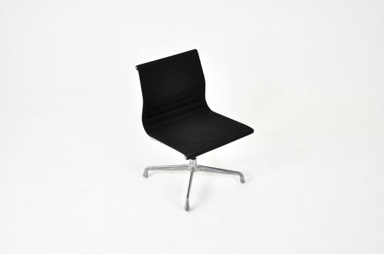 Image 1 of Zwarte bureaustoel van Charles & Ray Eames voor Herman Miller, 1960S