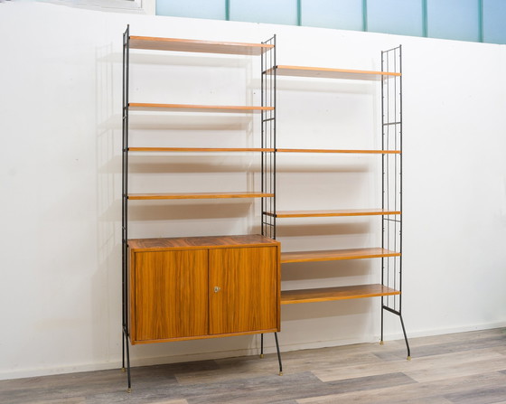 Image 1 of Vrijstaande plank, zwarte metalen ladders, jaren 60