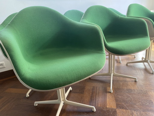 6x Herman Miller Eames Kuipstoelen