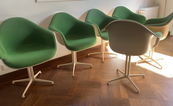 Image 1 of 6x Herman Miller Eames Kuipstoelen