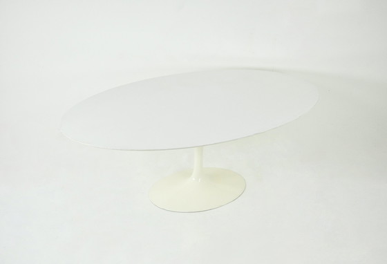 Image 1 of Eettafel van Eero Saarinen voor Knoll International, jaren 1960