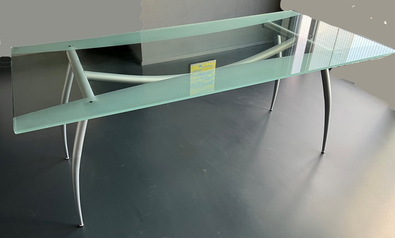 Image 1 of Bonaldo eettafel + 4x Harvink eetkamerstoelen