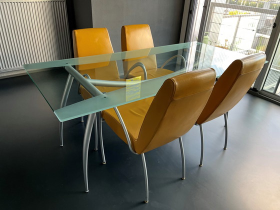 Image 1 of Bonaldo eettafel + 4x Harvink eetkamerstoelen