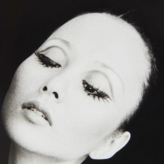 Image 1 of Kishin Shinoyama - gelatinezilverdruk