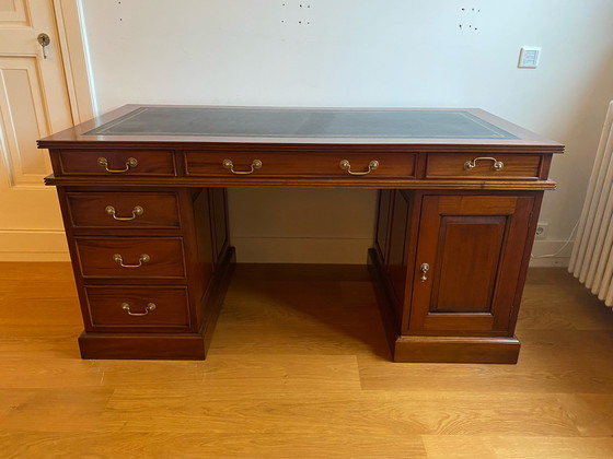 Image 1 of Klassiek bureau mr Higgins