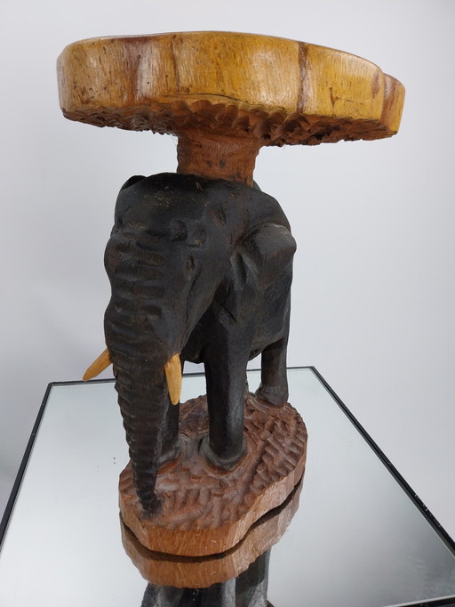 Vintage plantentafel handgestoken olifant is zwart gepatineerd 