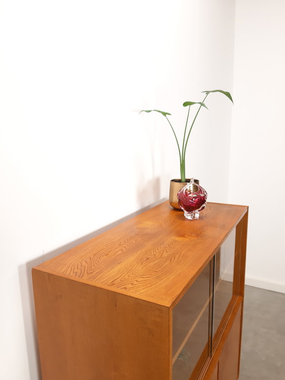 Image 1 of Vintage design vitrinekast Hellerau