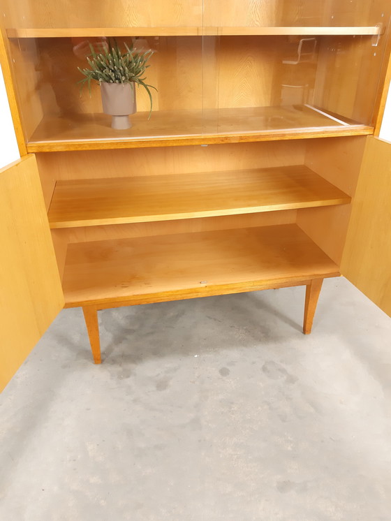 Image 1 of Vintage design vitrinekast Hellerau