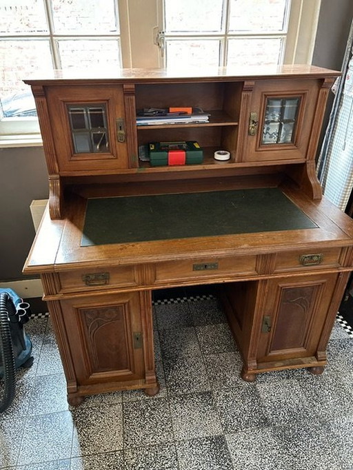 Vintage Bureau