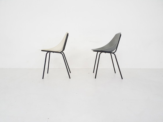 Image 1 of Set van 2 Pierre Guariche voor Meurop 'schelp' eetkamerstoelen, Frankrijk jaren 50