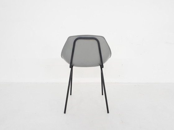 Image 1 of Set van 2 Pierre Guariche voor Meurop 'schelp' eetkamerstoelen, Frankrijk jaren 50