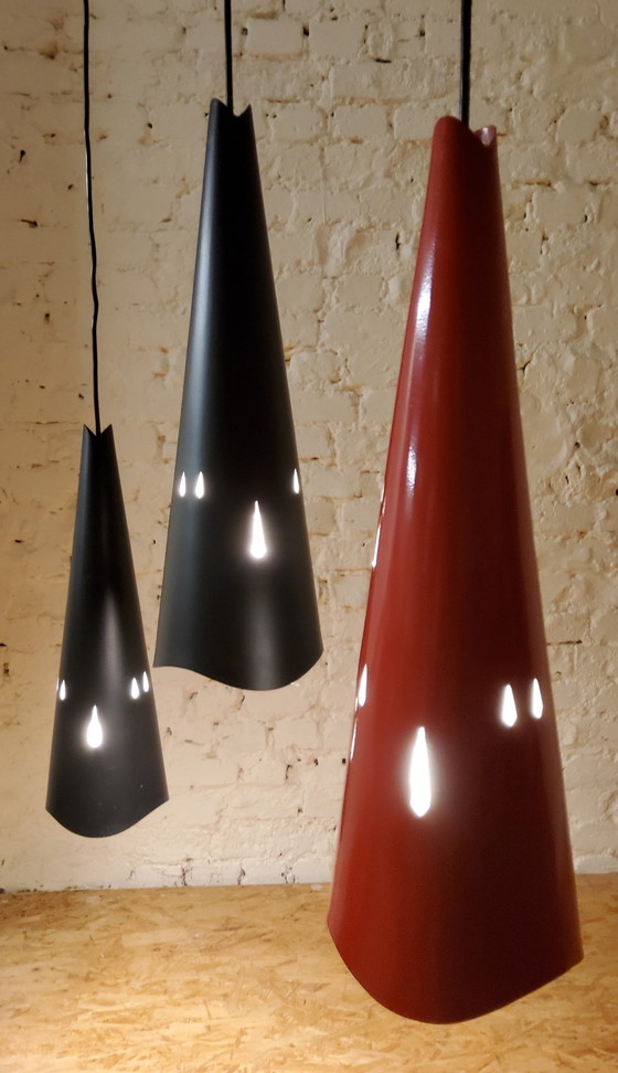 Image 1 of Vintage geperforeerde metalen hangers