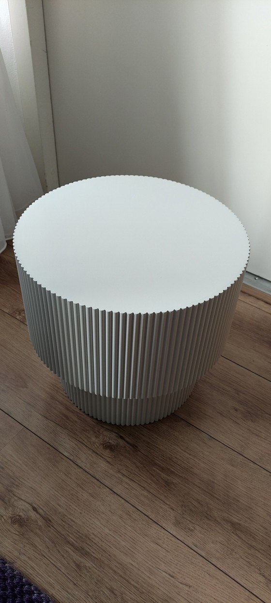 Image 1 of Moderne Ronde Witte Houten Bijzettafel