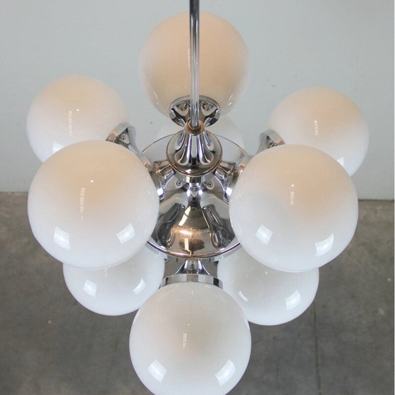 Image 1 of Vintage kroonluchter met 9 verchroomde metalen bollen, Italië 1960