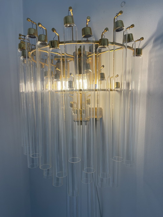 Image 1 of Italiaanse glazen wandlamp met buis messing verguld goud structuur, Italië 1980