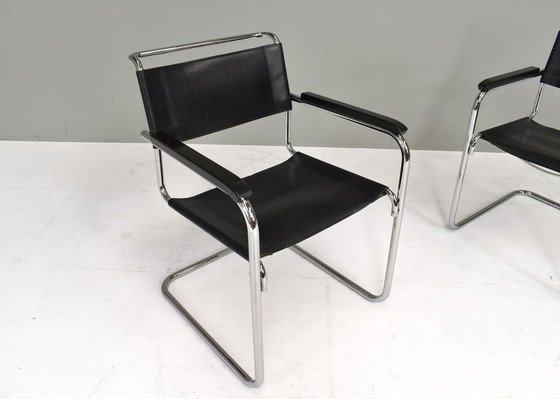 Image 1 of Thonet S34 Sledemodel fauteuil van Mart Stam in zwart leer en chroom - Duitsland, 1927