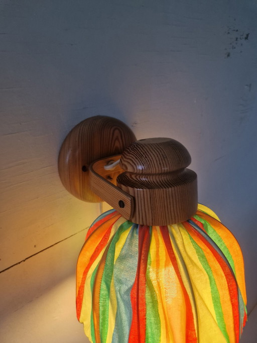 Vintage grenen houten Zweedse wandlamp