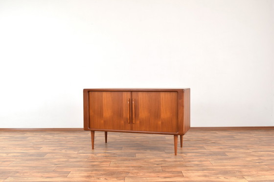 Image 1 of Mid Century Deens teakhouten dressoir van Dyrlund, 1960.