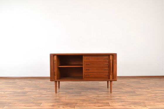 Image 1 of Mid Century Deens teakhouten dressoir van Dyrlund, 1960.