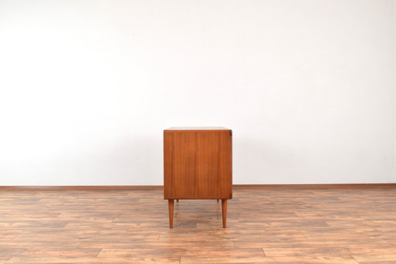 Image 1 of Mid Century Deens teakhouten dressoir van Dyrlund, 1960.