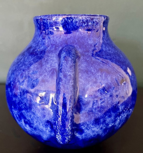 Image 1 of Blauwe dubbelhandige vaas met oud blauw kristal emaille