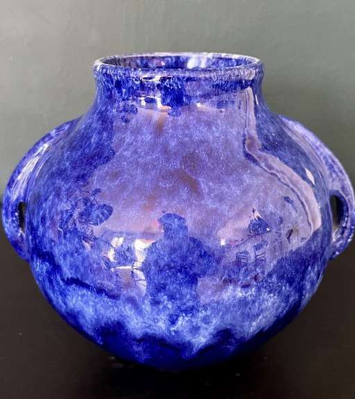 Blauwe dubbelhandige vaas met oud blauw kristal emaille