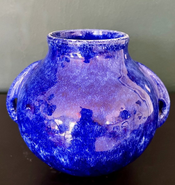 Image 1 of Blauwe dubbelhandige vaas met oud blauw kristal emaille