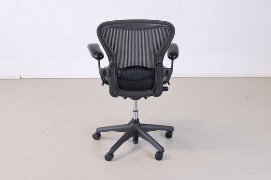 Image 1 of Herman Miller Aeron bureaustoel