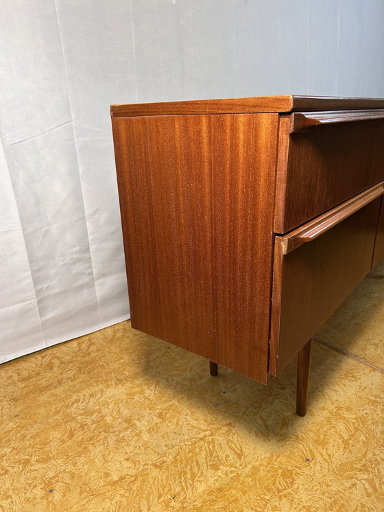 Image 1 of Mid Century Retro Vintage Dressoir van teakhout en palissander met rand, Mcintosh 1960