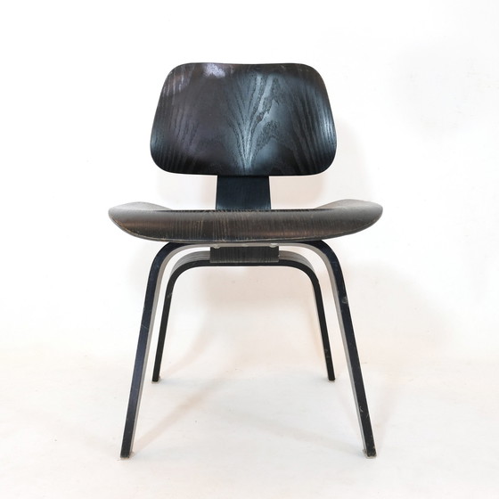 Image 1 of Set van 4 vintage houten en multiplex stoelen van Charles en Ray Eames, jaren 1950