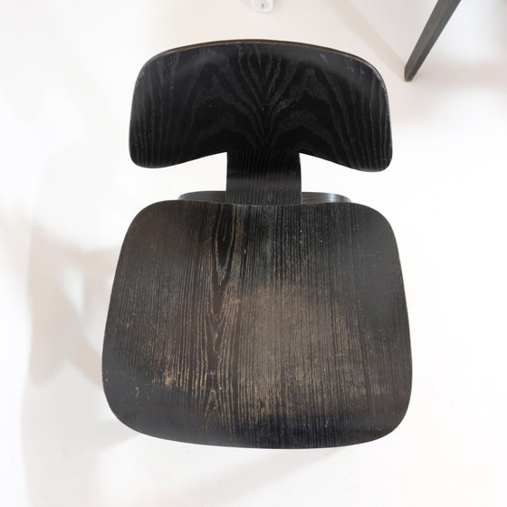 Image 1 of Set van 4 vintage houten en multiplex stoelen van Charles en Ray Eames, jaren 1950