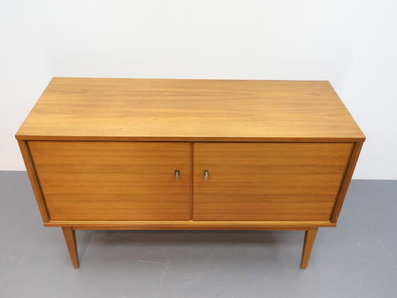 Image 1 of Vintage dressoir met 3 deurtjes