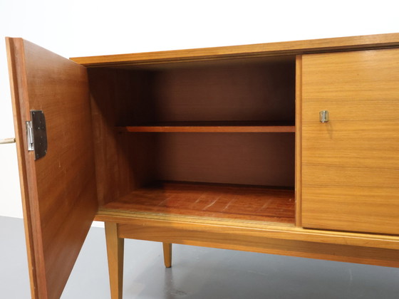 Image 1 of Vintage dressoir met 3 deurtjes