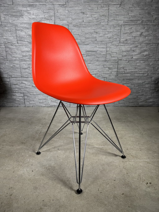 4 x Vitra DSR Poppy Red 2018 nieuwe hoogte